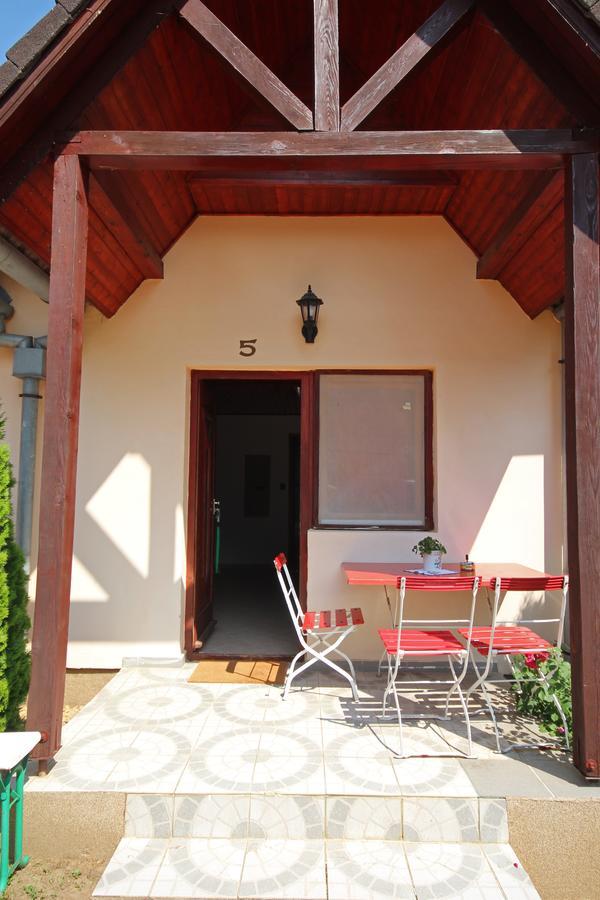 Pension Elisabeth Balatonlelle Exterior photo