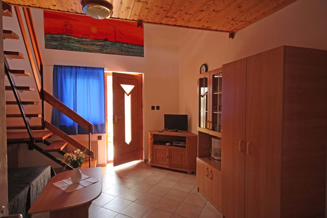 Pension Elisabeth Balatonlelle Exterior photo
